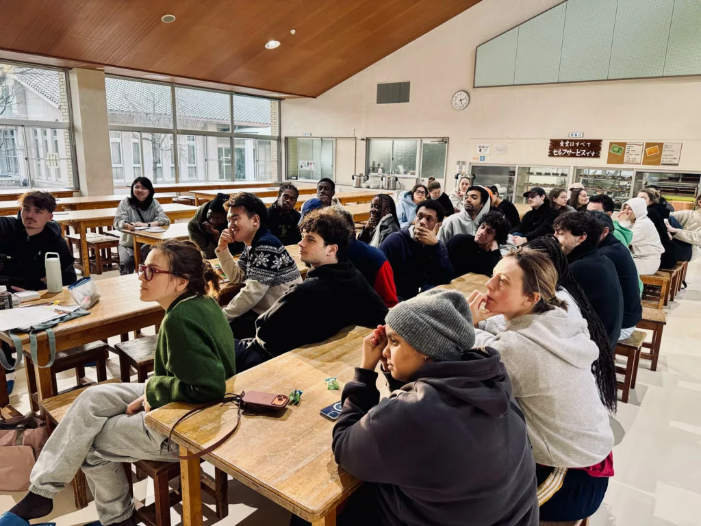 UNE PREMIÈRE RÉSIDENCE AU JAPON